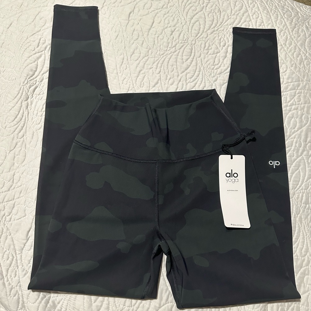 ALO Yoga  Leggings - Dark Camo medium
